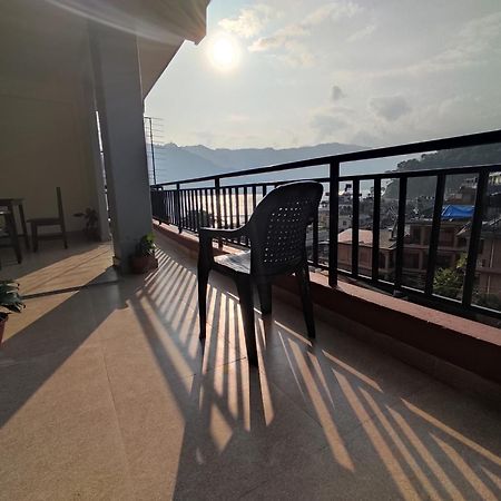 Hotel Green Hill View Pokhara Ruang foto