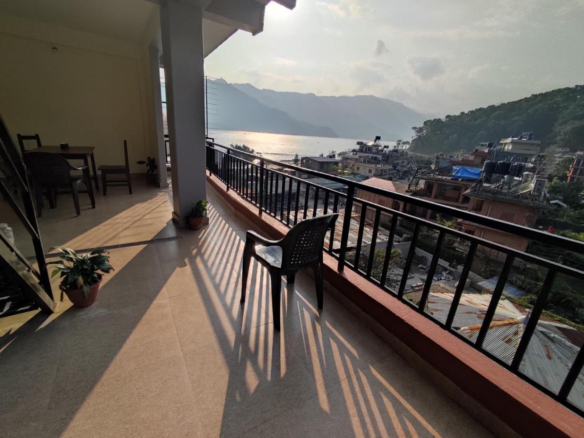 Hotel Green Hill View Pokhara Ruang foto