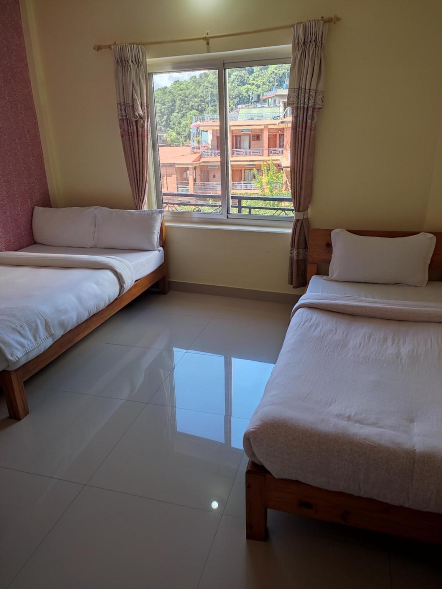 Hotel Green Hill View Pokhara Bagian luar foto