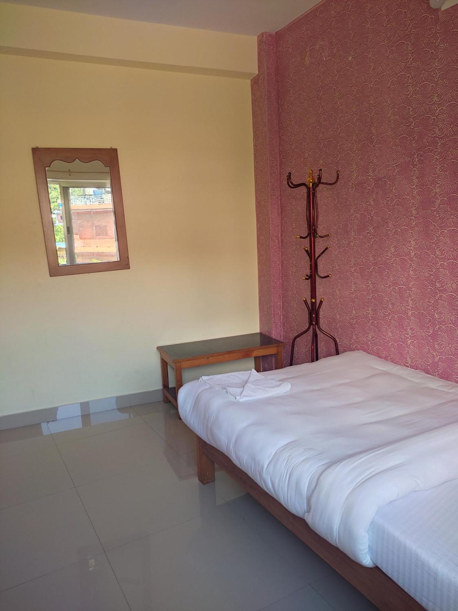 Hotel Green Hill View Pokhara Bagian luar foto