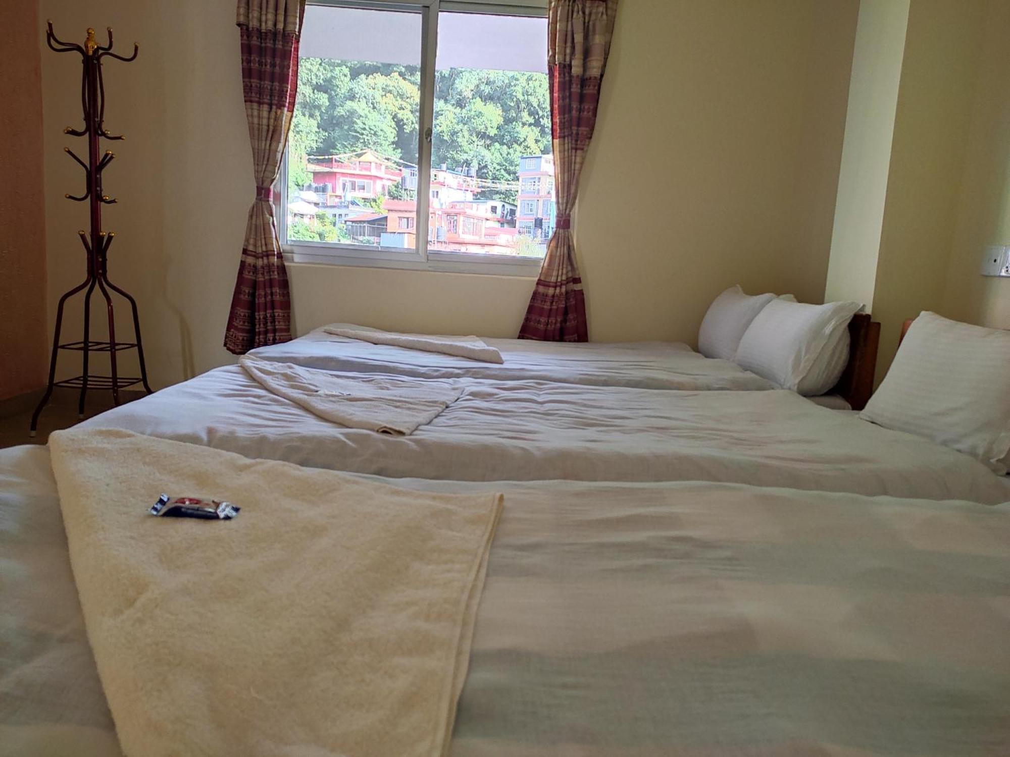 Hotel Green Hill View Pokhara Ruang foto