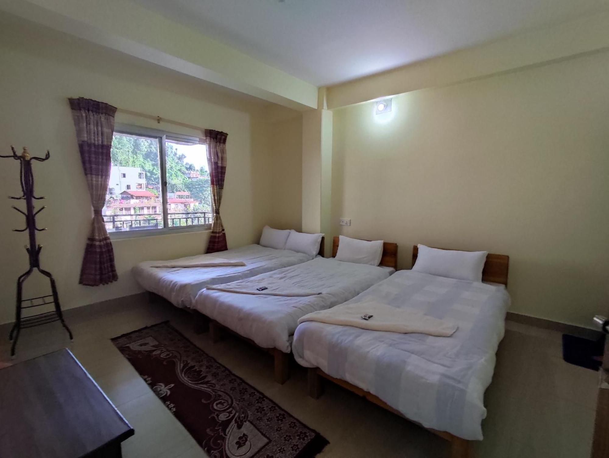 Hotel Green Hill View Pokhara Ruang foto
