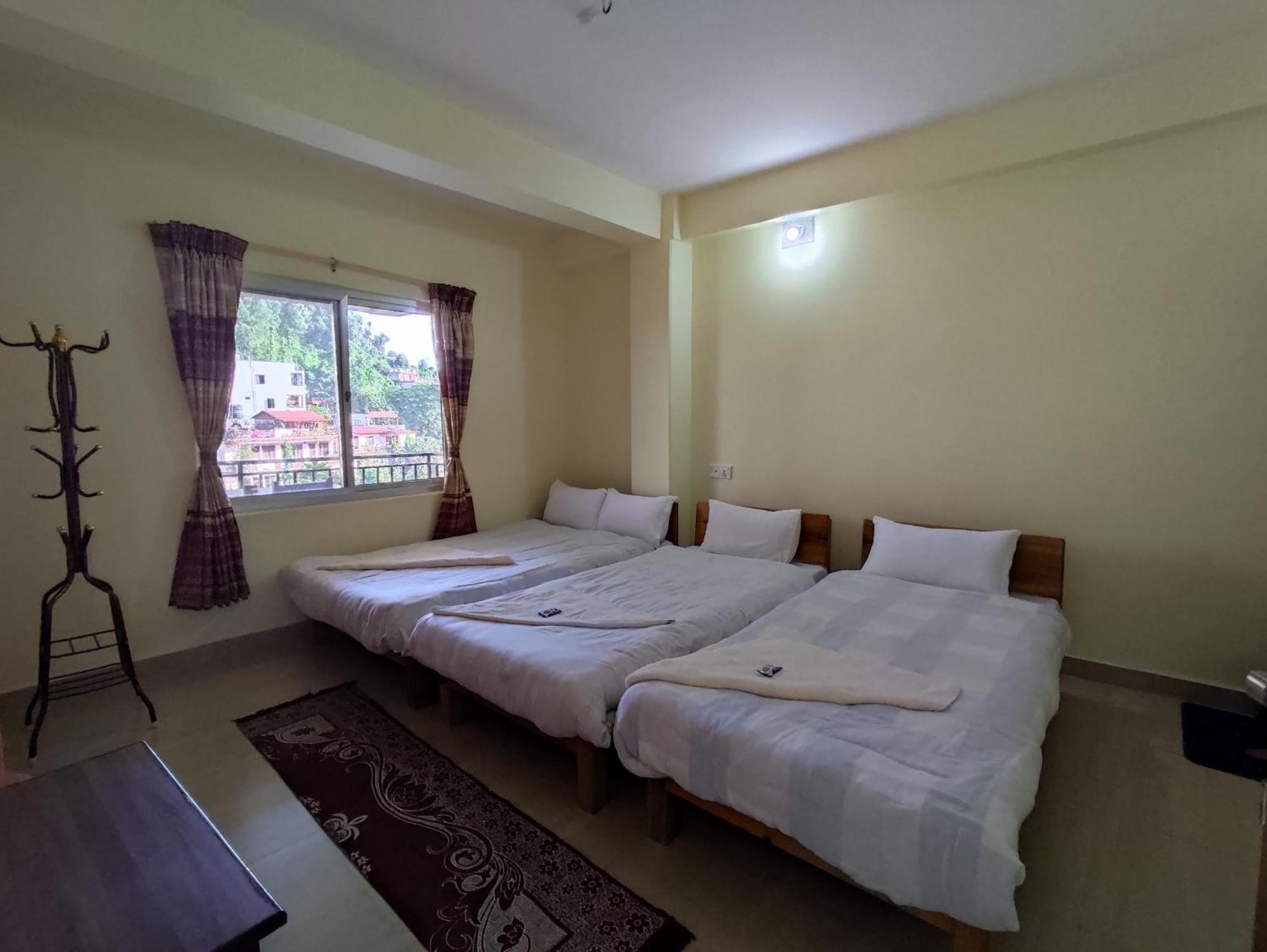 Hotel Green Hill View Pokhara Ruang foto