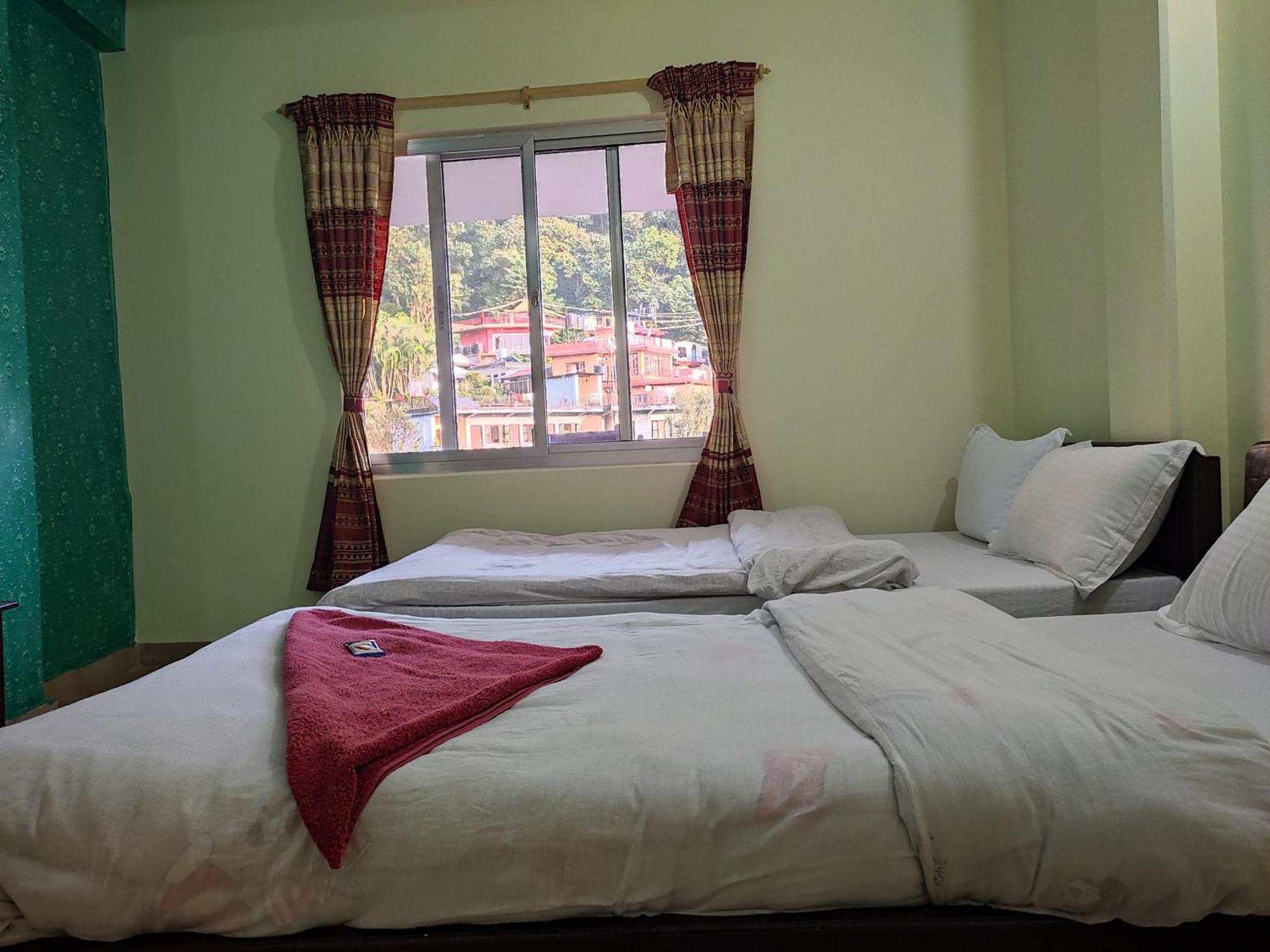 Hotel Green Hill View Pokhara Ruang foto